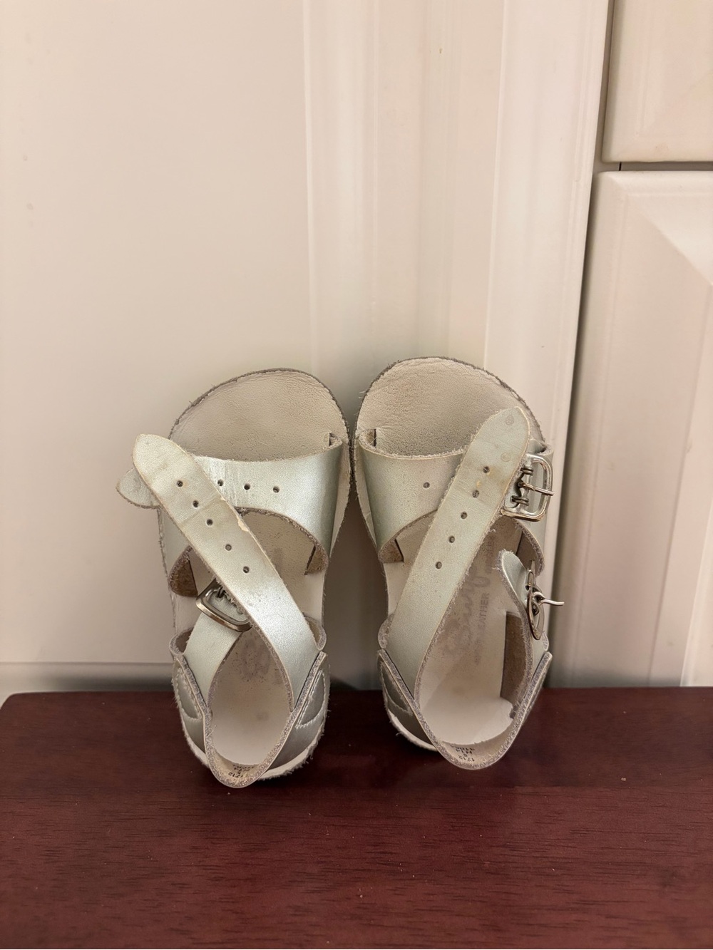 Surfer Toddler Sandals Girls 5 Silver Leather Buckle Summer Shoes